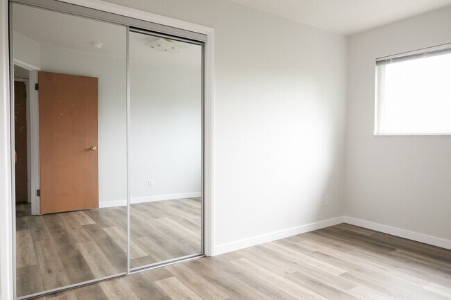 Building Photo - 5 S Big Bend Blvd