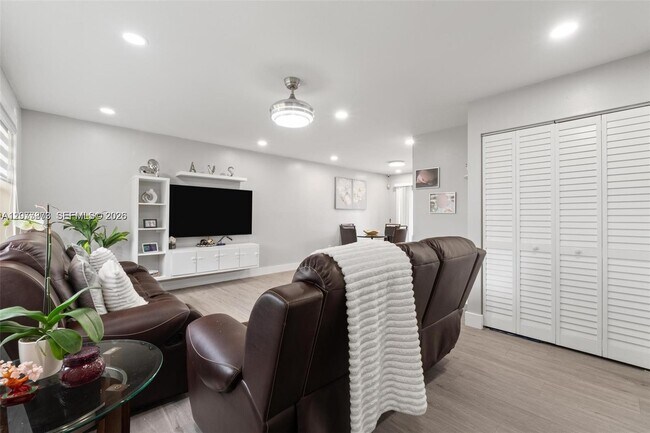 Building Photo - 1366 Osprey Ct