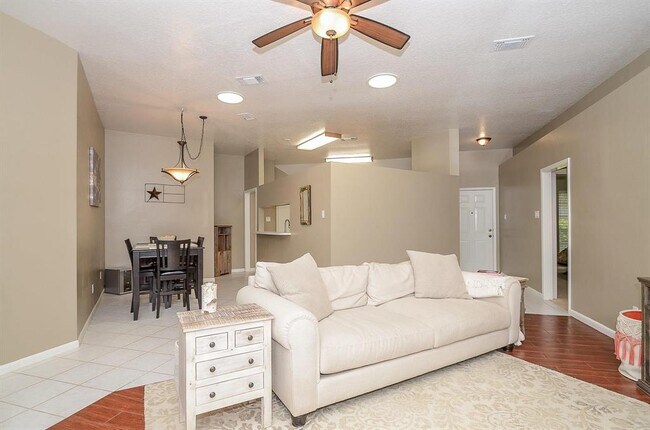 Foto del edificio - 226 W New Meadows Dr