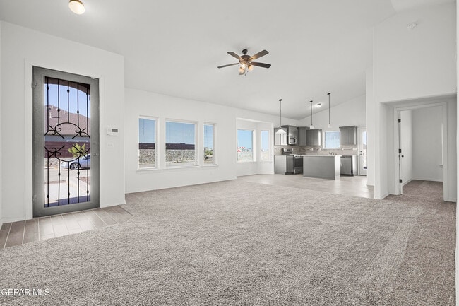 Foto del edificio - 1041 Summer Lake St