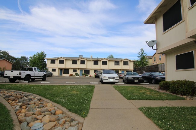 Building Photo - 3375 Cimmarron Rd