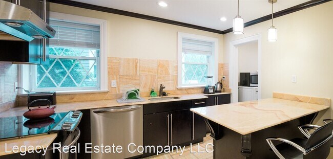 Building Photo - 6 br, 2.5 bath House - 169 George St