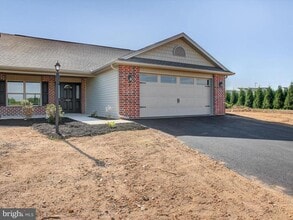 Building Photo - 828 Shadyside Dr