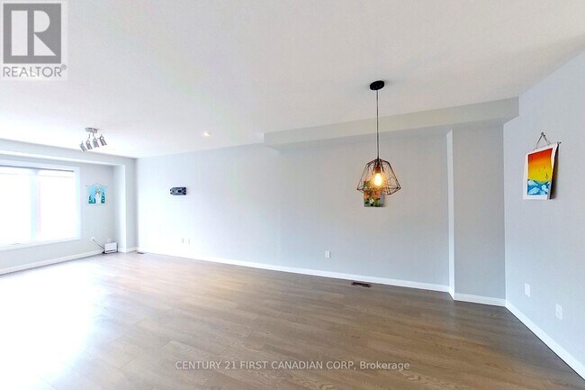 Building Photo - 2031 Pennyroyal St