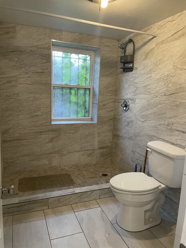 Building Photo - 420 Beach 69th St