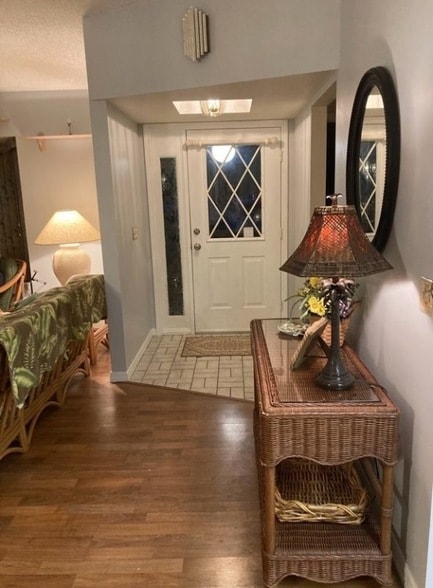 Foto del edificio - 1565 Glentry Ln