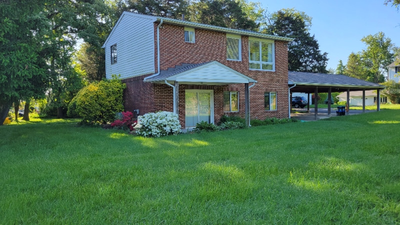 Primary Photo - 211 Maple Ave