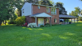 Building Photo - 211 Maple Ave