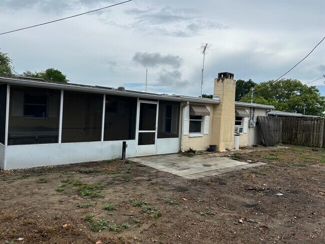 Foto del edificio - 2051 Hess Dr