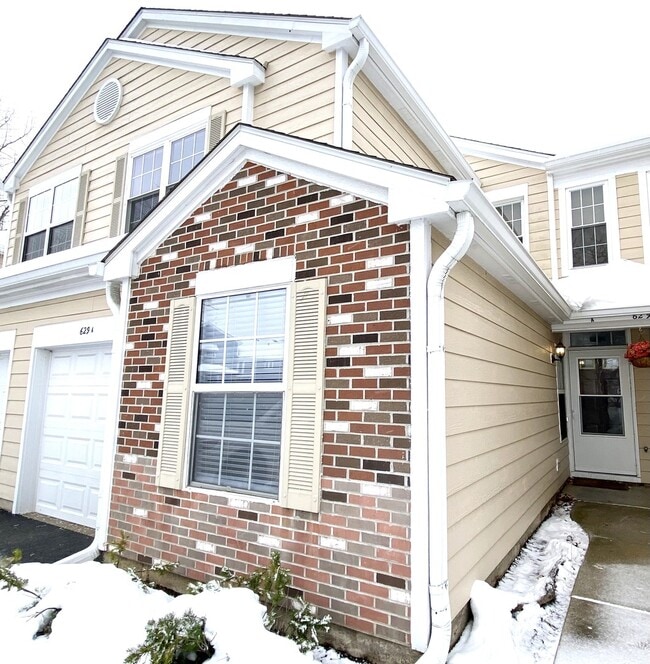 Building Photo - 629 W Streamwood Blvd