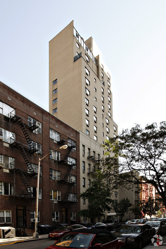 447-451 E 83rd Street Apartments - 451 E 83rd St