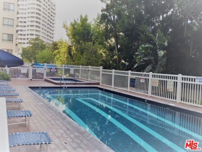 Foto del edificio - 10535 Wilshire Blvd