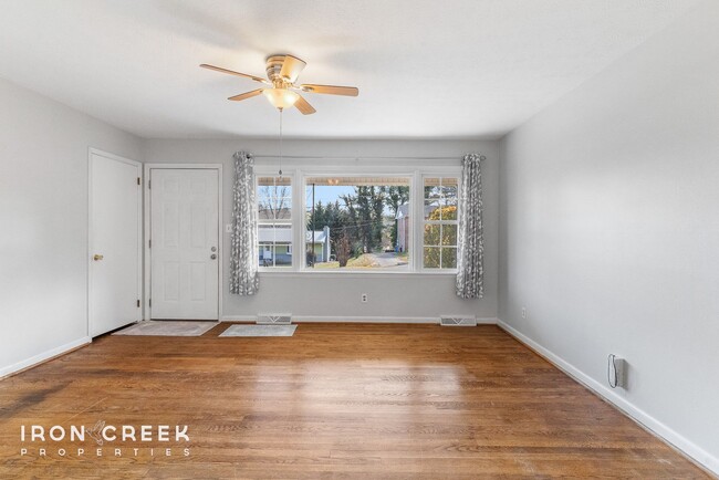 Foto del edificio - Adorable 3-Bedroom House in West Asheville