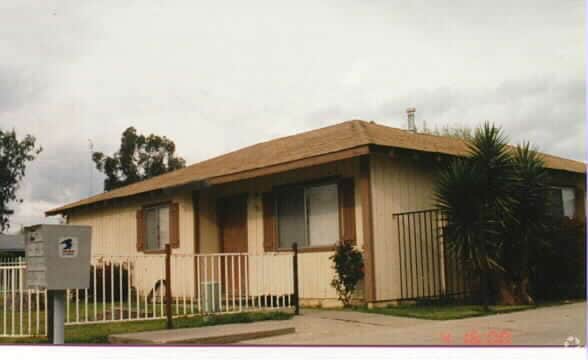 Primary Photo - 5921-5931 Belleview Ave