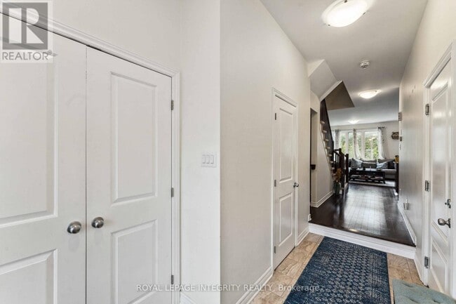 Building Photo - 344 Wood Acres Grove