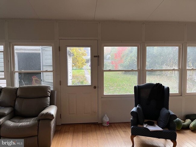 Foto del edificio - 16 Philadelphia Ave