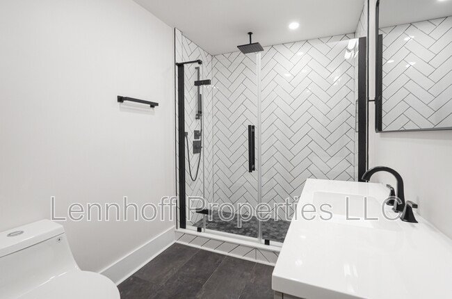 Building Photo - 28 Clark St