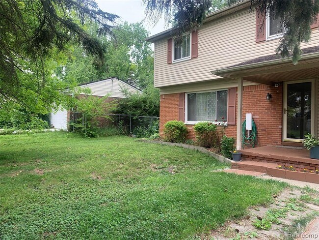 Foto del edificio - 3955 Helen Ave