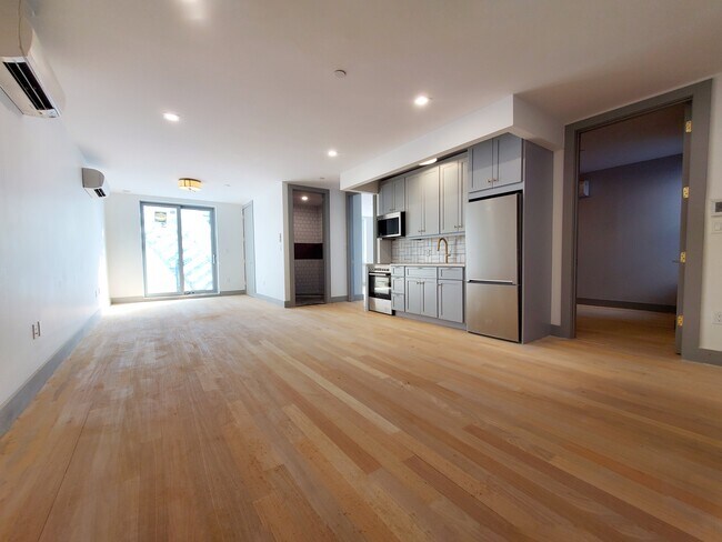 Building Photo - 412 Suydam St