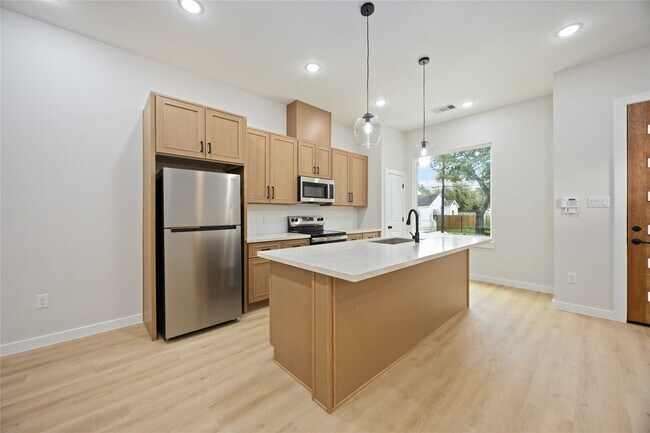 Foto del edificio - 8110 Brandon St