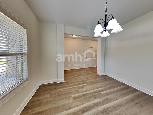 Building Photo - 1078 Hartwell Rd
