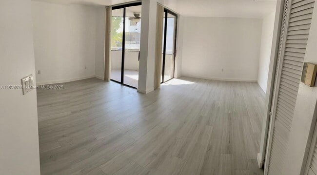 Foto del edificio - 8335 SW 152nd Ave