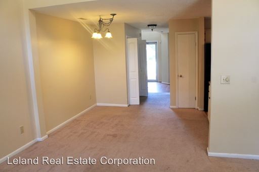 Building Photo - 5069 Glenwood Way