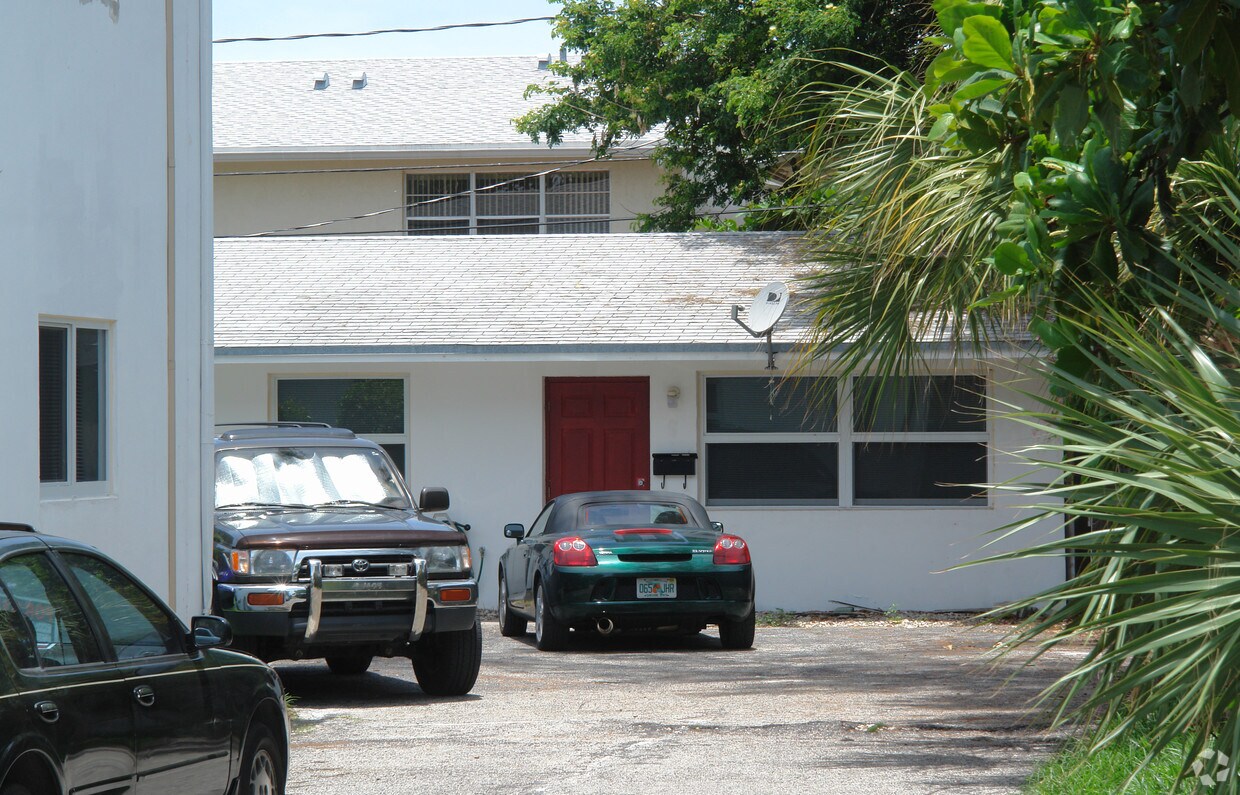 Building Photo - Briarcliff Manor