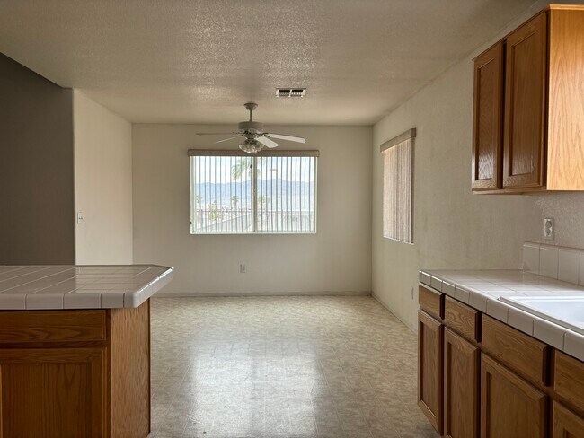 Building Photo - 4955 S Via Colinas Dr