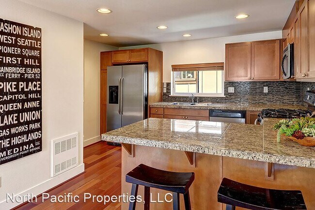 Foto del edificio - 2 br, 2.5 bath House - 9017 Stone Ave N