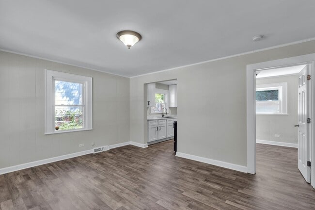 Building Photo - Newly renovated 3 bed, 1 bath ranch