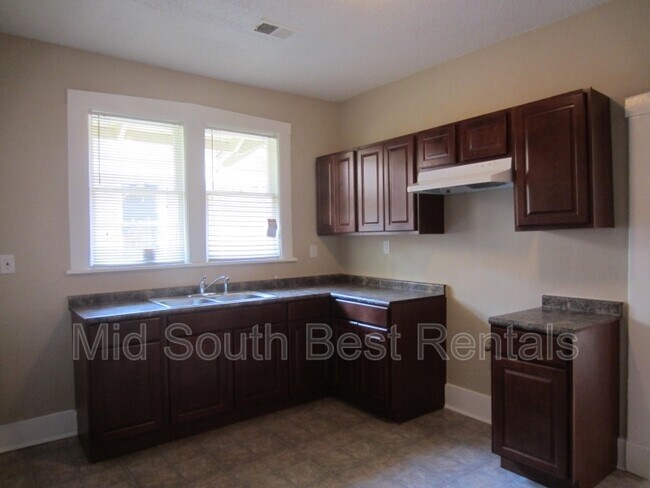 Building Photo - 1263 Forrest Dr
