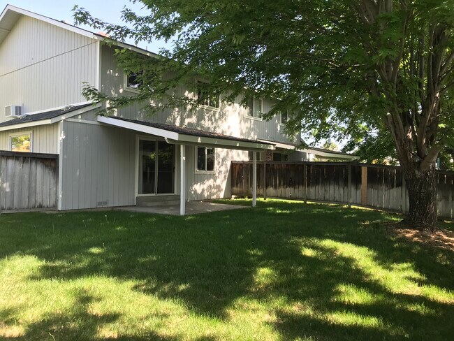 Building Photo - 3610 Susan Ave