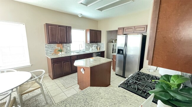 Foto del edificio - 1602 Stoney Park Dr