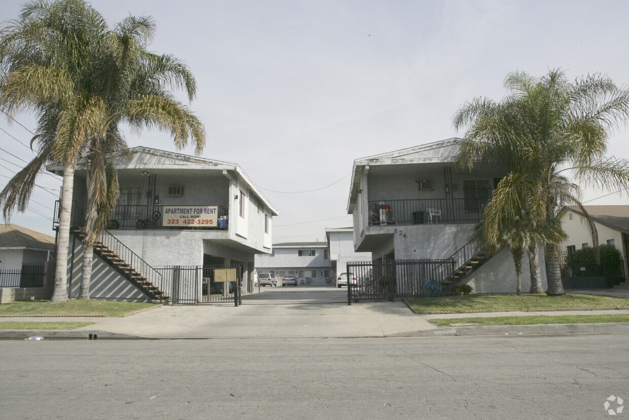 Primary Photo - 824 Oakwood St