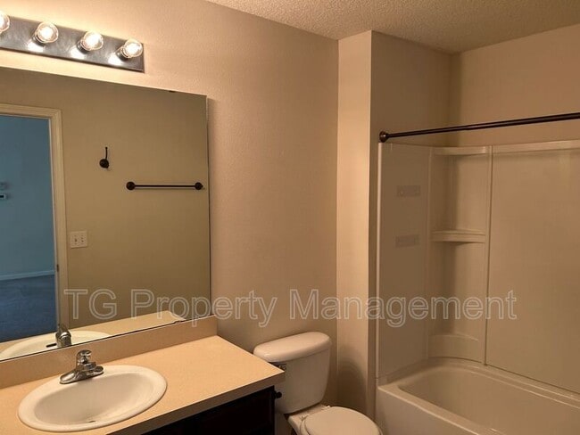 Building Photo - 13864 Herons Landing Way