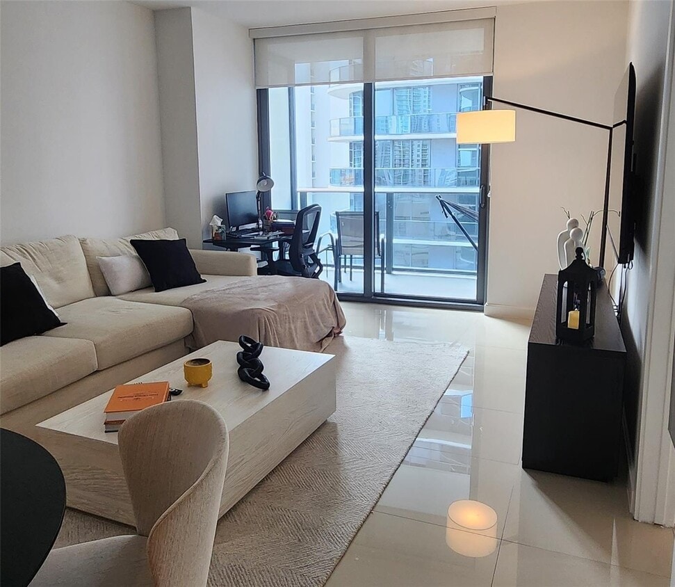 Foto principal - 45 SW 9th St