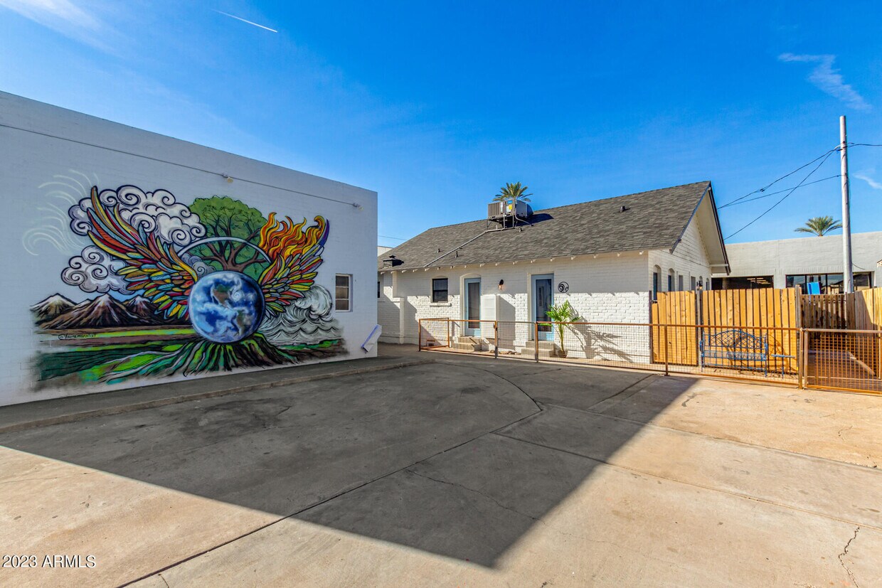 Primary Photo - 310 N 18th Ave