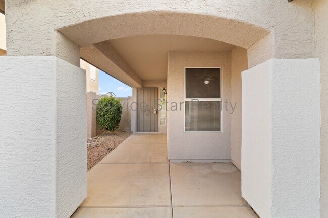 Foto del edificio - 4143 E Anderson Dr