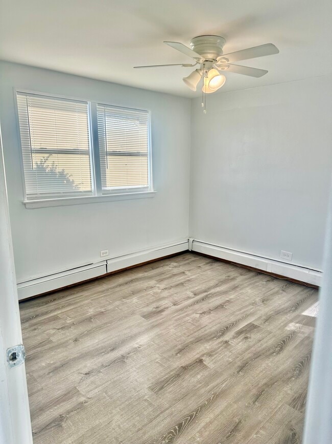 Foto del edificio - 37 W Conti Pky