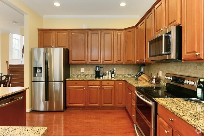 Building Photo - 4715 Manor Dr