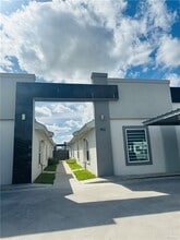 Building Photo - 13 West Dr