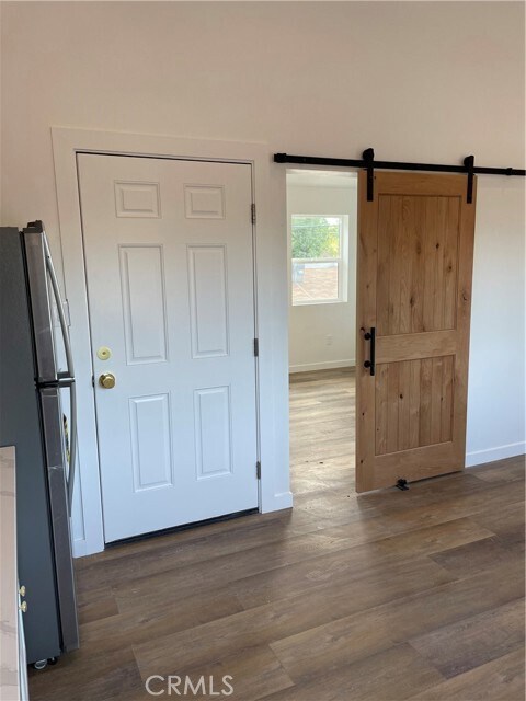 Foto del edificio - 24308 Victory Blvd