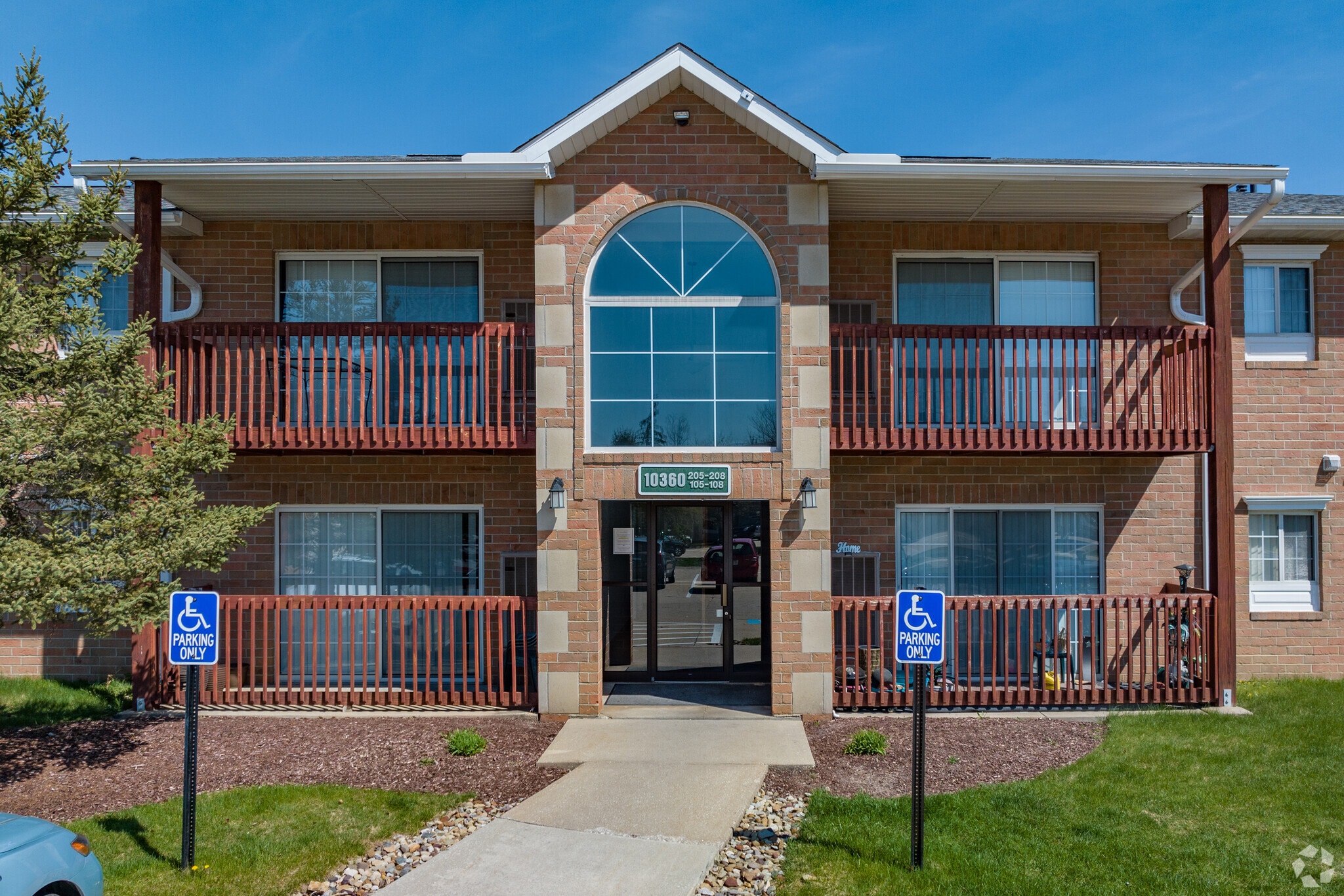 Glenwood Pointe – photo 1 of 39