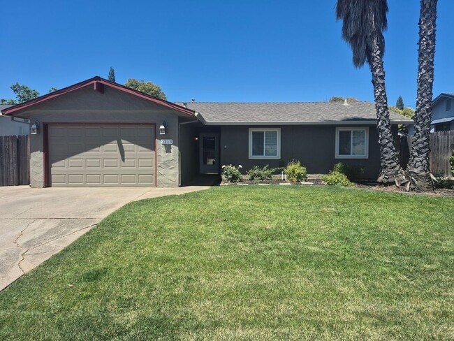 Building Photo - 3 Bedroom Orangevale Home