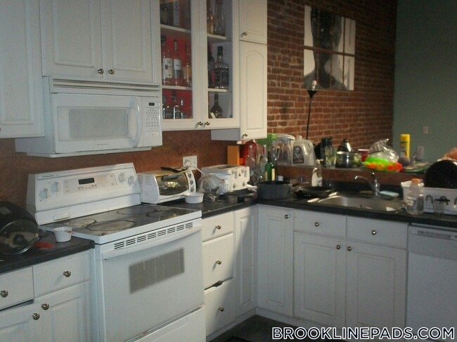 Building Photo - 25 St Marys Ct