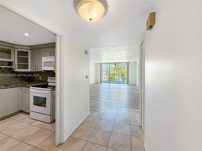 Foto del edificio - 3641 Oaks Clubhouse Dr