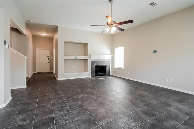 Foto del edificio - 3410 Falcon Trail Ct