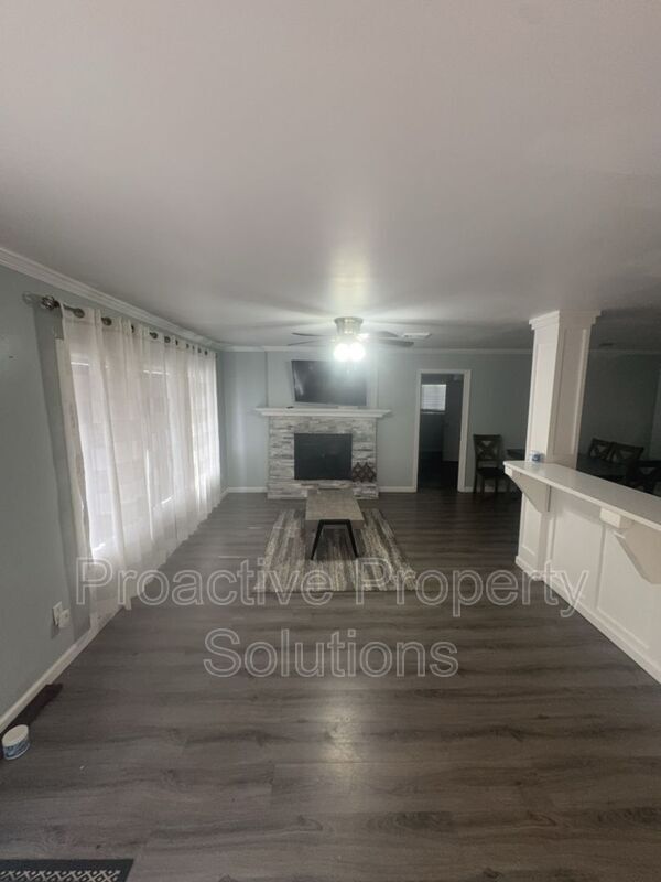 Foto del edificio - 5228 Hummingbird Dr