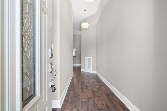 Building Photo - 515 Sourwood Dr